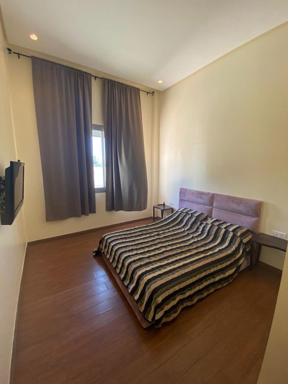 Prestigieuse A Casa Finance Apartment